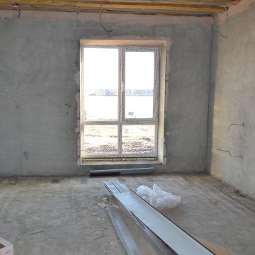 В доме большие панораманые окна